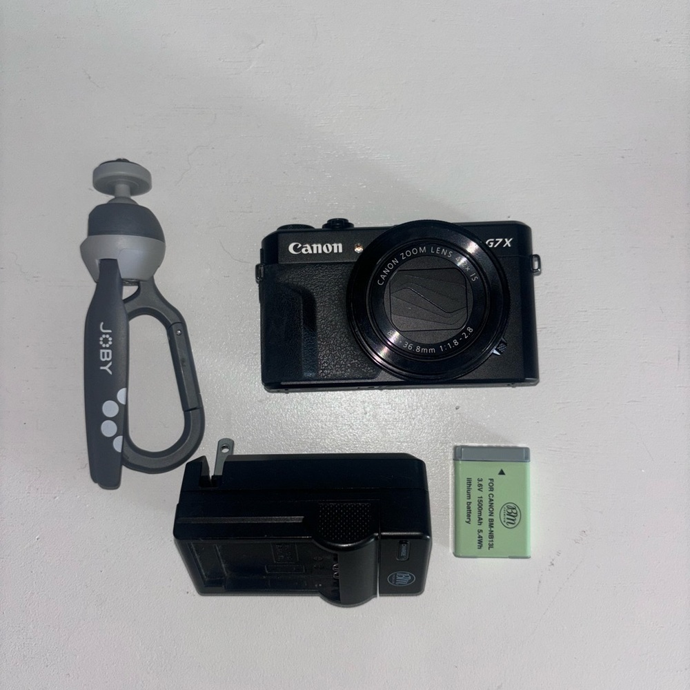 Canon G7X Mark 2 Black Compact Camera with Accessories